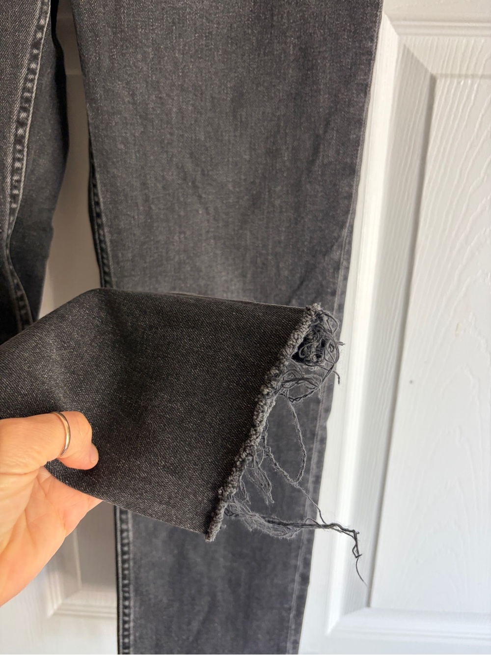 EVERLANE | The Cheeky Crop Denim Jean Raw Hem 27 Crop - Picture 3 of 7